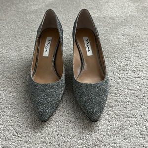 Women’s Nina pumps